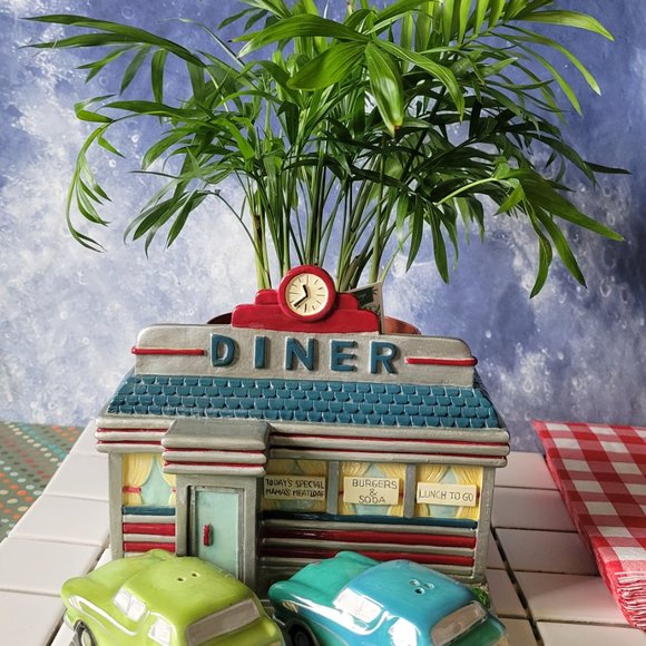 Nostalgic Diner Centerpiece and Salt Pepper Shaker - Picture 6 of 9